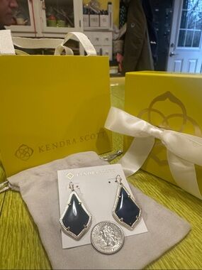Kendra Scott Classic Earrings Black & Goldtone Dustbag Giftbox Gift Bag